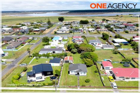 Photo of property in 22 Edinburgh Terrace, Foxton Beach, Foxton, 4815