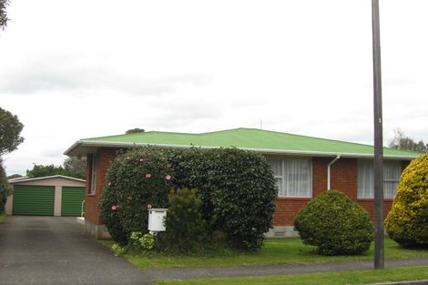 Photo of property in 5 Julian Place, Westown, New Plymouth, 4310