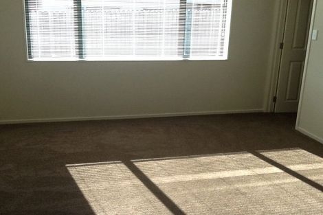 Photo of property in 17 Newinn Crescent, East Tamaki Heights, Auckland, 2016