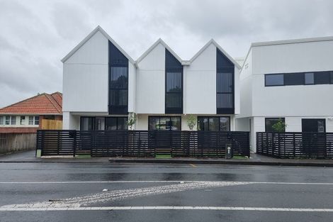 Photo of property in 3/168 Rosebank Road, Avondale, Auckland, 1026