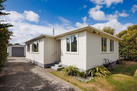 Photo of property in 4 Johnson Street, Bulls, 4818