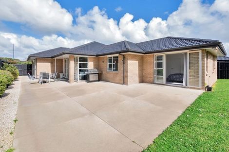 Photo of property in 40 Castellina Drive, Karaka, Papakura, 2113