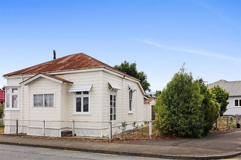 Photo of property in 1 Cadman Street, Dannevirke, 4930