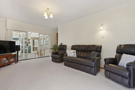 Photo of property in 39 Turakina Street, Merrilands, New Plymouth, 4312