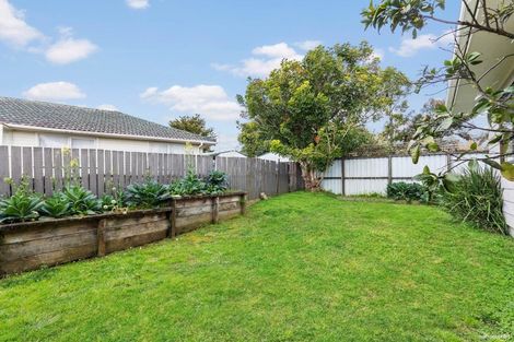 Photo of property in 2/294 Birkdale Road, Birkdale, Auckland, 0626