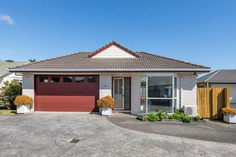 Photo of property in 1/24 West Fairway, Golflands, Auckland, 2013