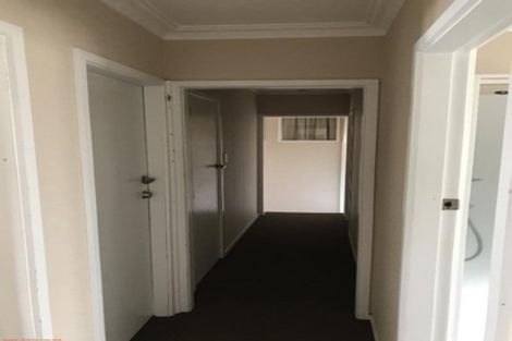 Photo of property in 2 Snead Place, Hamilton East, Hamilton, 3216