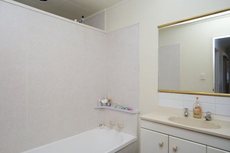 Photo of property in 15 Windsor Street, Dannevirke, 4930