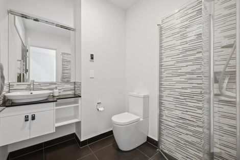 Photo of property in 57 Omokoroa Road, Omokoroa, 3114