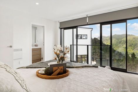 Photo of property in 15 Nanda Way, Khandallah, 6035