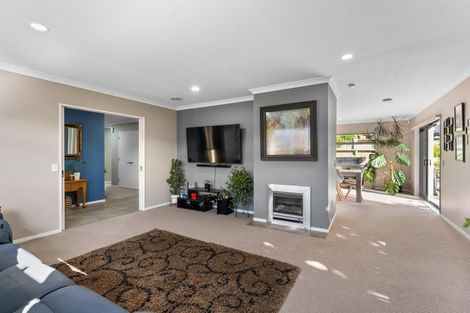 Photo of property in 14 Leanne Way, Waikanae Beach, Waikanae, 5036
