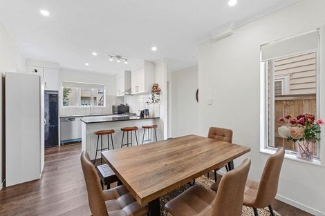 Photo of property in 20 Warbler Crescent, Papakura, 2110