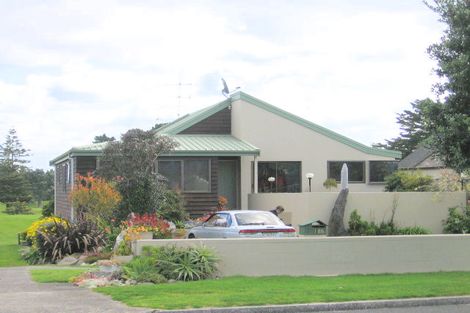 Photo of property in 188 Oceanbeach Road, Mount Maunganui, 3116