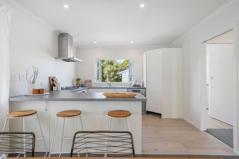 Photo of property in 10 Windy Ridge Road, Glenfield, Auckland, 0629