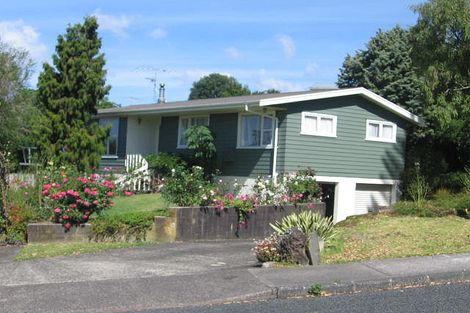 Photo of property in 49 Marlborough Avenue, Glenfield, Auckland, 0629
