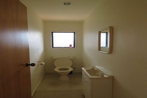 Photo of property in 5 Kellyville Heights, Merrilands, New Plymouth, 4312