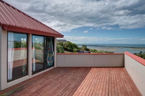 Photo of property in 10 Santa Maria Avenue, Mount Pleasant, Christchurch, 8081