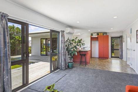 Photo of property in 7 Adrian Grove, Waikanae Beach, Waikanae, 5036