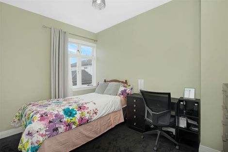 Photo of property in 1/275 Great North Road, Henderson, Auckland, 0612