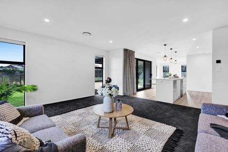 Photo of property in 8 Ponga Place, Highlands Park, New Plymouth, 4312