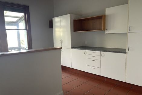 Photo of property in 23 Enfield Road, Hospital Hill, Napier, 4110