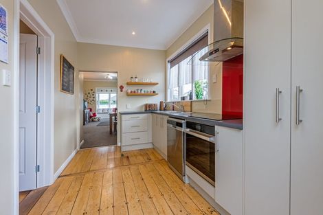 Photo of property in 43 Knowles Street, Terrace End, Palmerston North, 4410