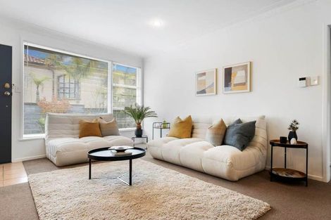 Photo of property in 2/29 Dudley Road, Mission Bay, Auckland, 1071