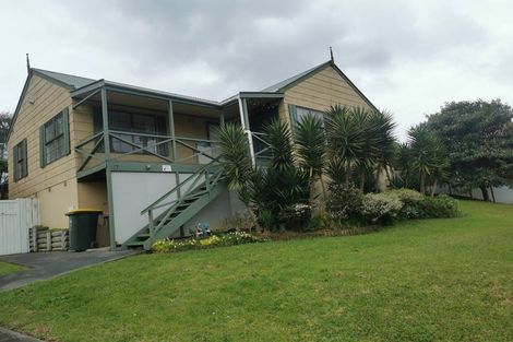 Photo of property in 17 Palmetto Place, Goodwood Heights, Auckland, 2105