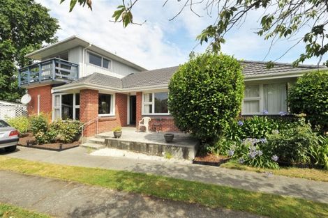 Photo of property in 8 Bendale Place Avonhead Christchurch City