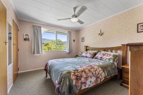 Photo of property in 71 Milton Terrace, Picton, 7220