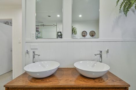 Photo of property in 3 James Cook Street, Havelock North, 4130