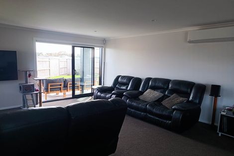 Photo of property in 90 Johnstone Drive, Fitzherbert, Palmerston North, 4410