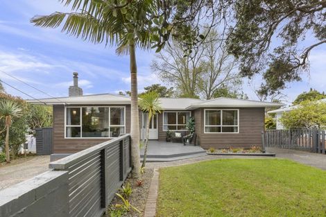 Photo of property in 49 Cron Avenue, Te Atatu South, Auckland, 0610