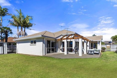 Photo of property in 9 Yarlside Place, Northpark, Auckland, 2013