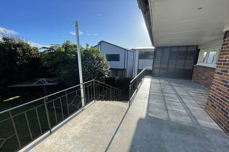 Photo of property in 25 Bradbury Road, Botany Downs, Auckland, 2010