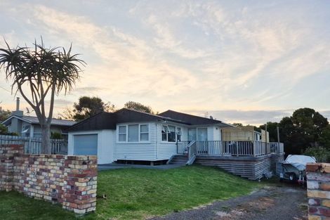 Photo of property in 832 Whangaparaoa Road, Manly, Whangaparaoa, 0930