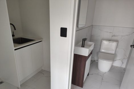 Photo of property in 2 Embling Place, Eastern Beach, Auckland, 2012