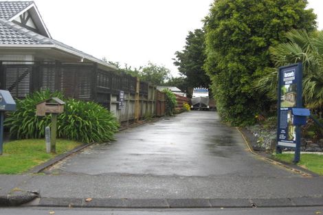 Photo of property in 10 Joanne Place, Rosehill, Papakura, 2113