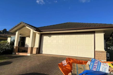 Photo of property in 16 Middlefield Drive, East Tamaki Heights, Auckland, 2016