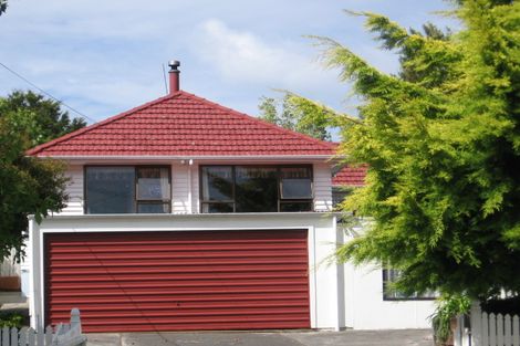 Photo of property in 19 Humphrey Kemp Avenue, Henderson, Auckland, 0612