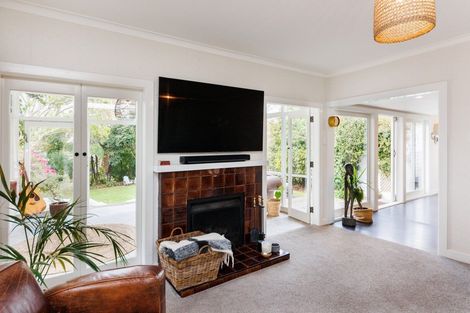 Photo of property in 73 Jickell Street, Hokowhitu, Palmerston North, 4410