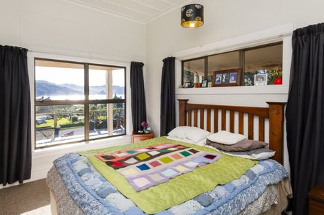 Photo of property in 26 Arthur Street, Tokomaru Bay, 4079
