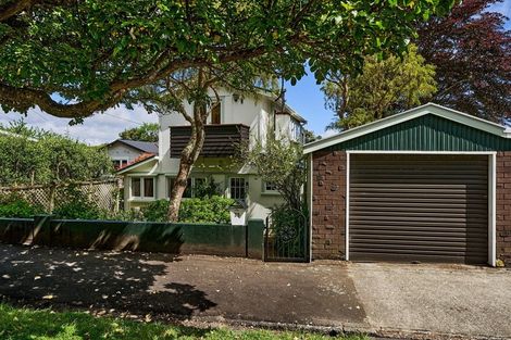 Photo of property in 25 Mahoe Street, Eastbourne, Lower Hutt, 5013