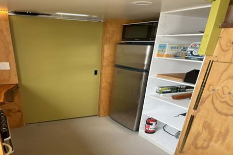 Photo of property in 51 Onewa Road, Northcote, Auckland, 0627