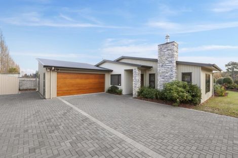 Photo of property in 122 Kinloch Road, Kinloch, Taupo, 3377