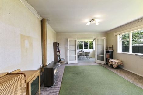 Photo of property in 9 Foster Street, Taita, Lower Hutt, 5011