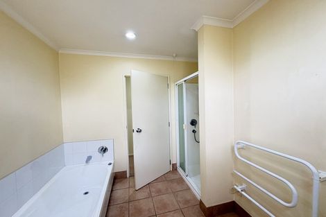 Photo of property in 30 Royal View Road, Te Atatu South, Auckland, 0610