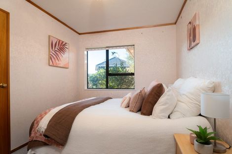 Photo of property in 8 Maywood Grove, Churton Park, Wellington, 6037