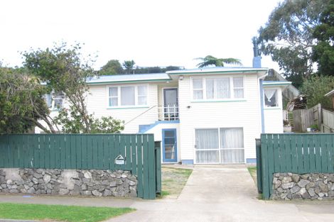 Photo of property in 225 Bedford Street, Cannons Creek, Porirua, 5024