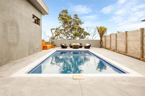 Photo of property in 107 Oaia Road, Muriwai, Waimauku, 0881